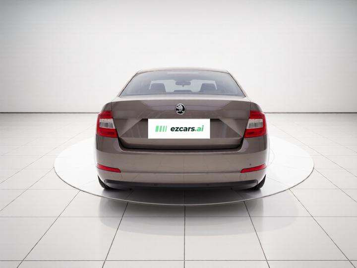 Octavia 2015 1.6L AT photo 5