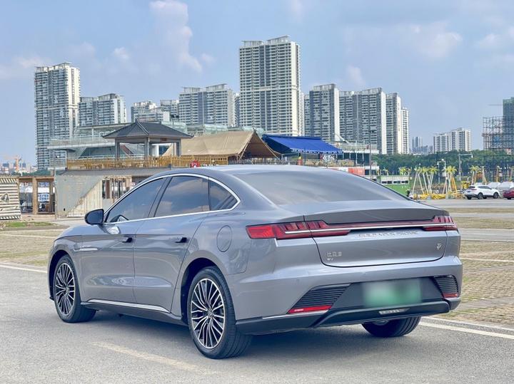 Han 2021 EV Standard Range Luxury photo 4