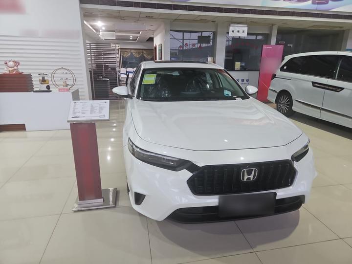INSIGHT Dongfeng Honda Elegant photo 2