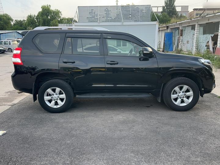 Prado Parallel Import photo 4