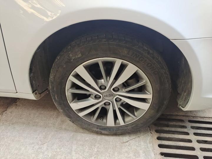 Emgrand 2018 1.5L MT photo 8