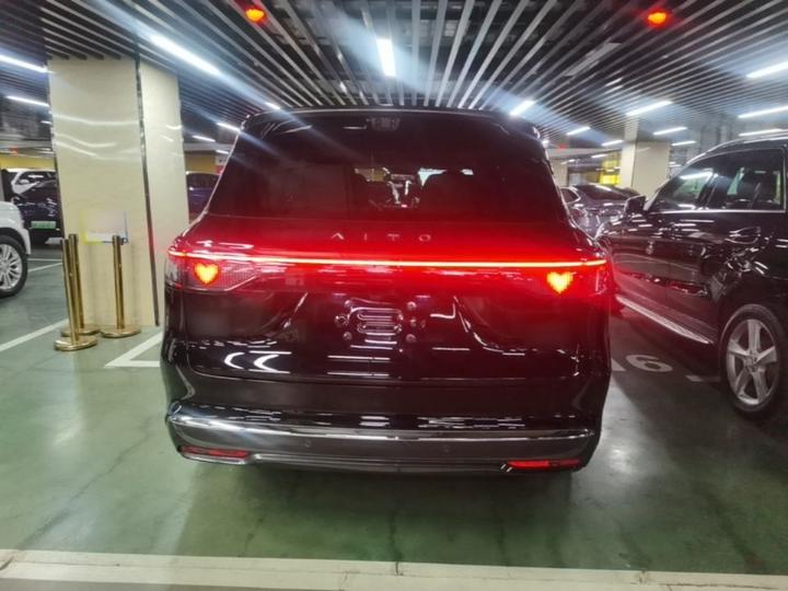 HIMA AITO M8 2025 EREV Ultra 53.4kWh 6-Seater 192-Line LiDAR photo 5