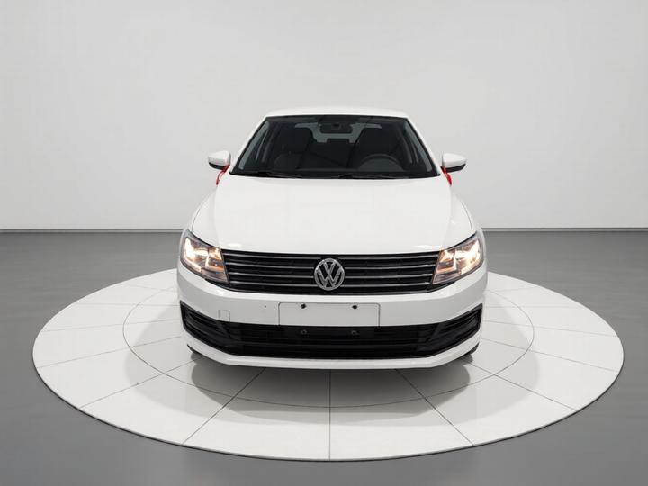 Lavida 2017 1.6L AT photo 2