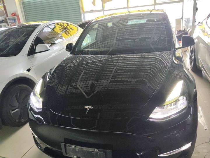 Model Y 2021 Standard Range RWD photo 2