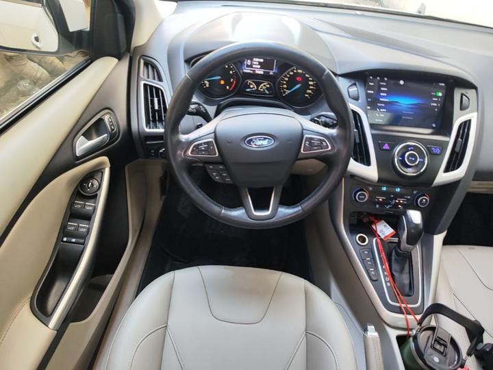 Focus 2015 Sedan EcoBoost 180 AT Flagship photo 2