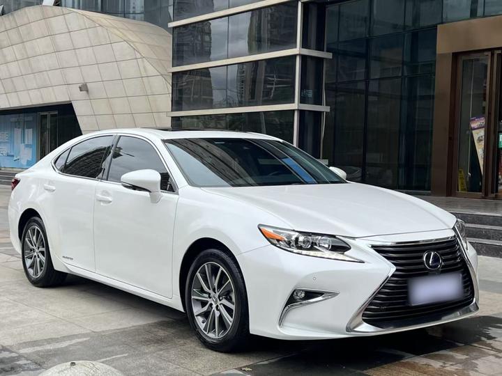 ES 2015 300h Comfort photo 3