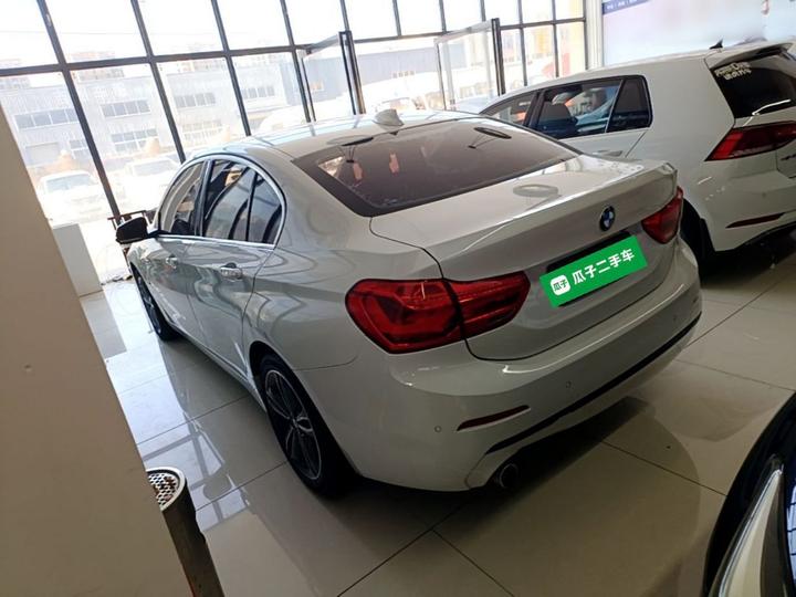 1 Series 2018 118i Sport photo 4