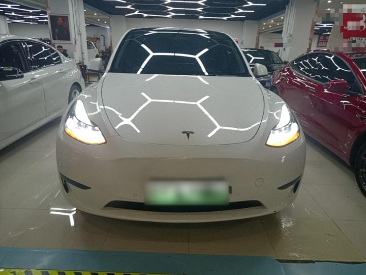 Model Y 2022 RWD photo 2