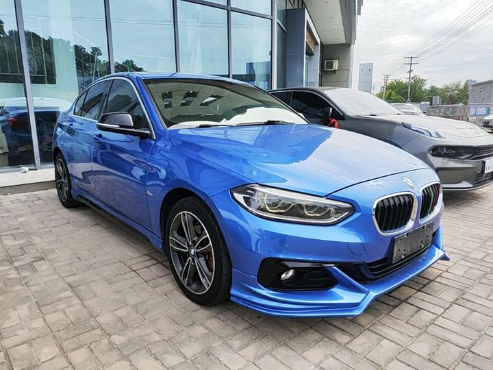 1 Series 2018 118i Sport photo 3