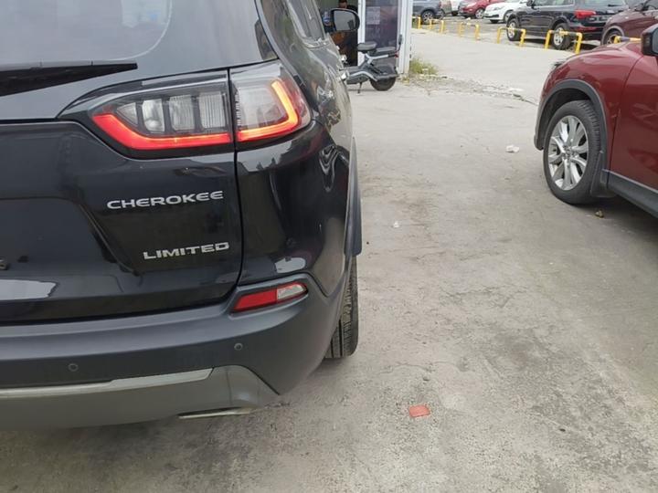 Cherokee 2019 2.0T AWD + AT China V photo 7
