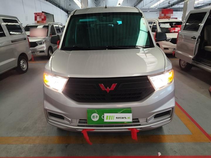 Wuling Hongguang V 2022 1.5L LAR photo 2