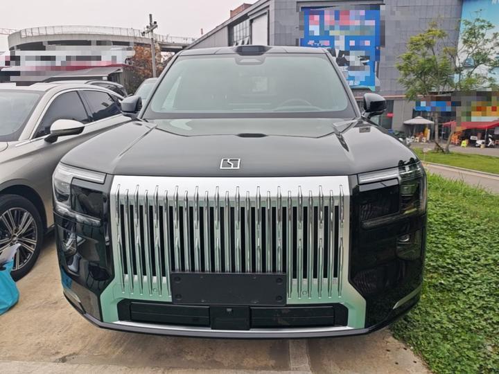 9X 2025 Ultra 70kWh 6-Seater photo 2