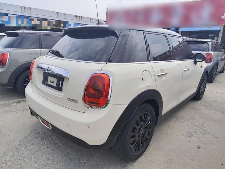 2015 1.5T COOPER Fun 5-Door photo 4