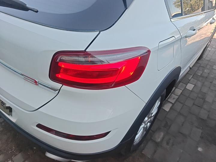 3 2018 SUV 1.6T AT Premium photo 7