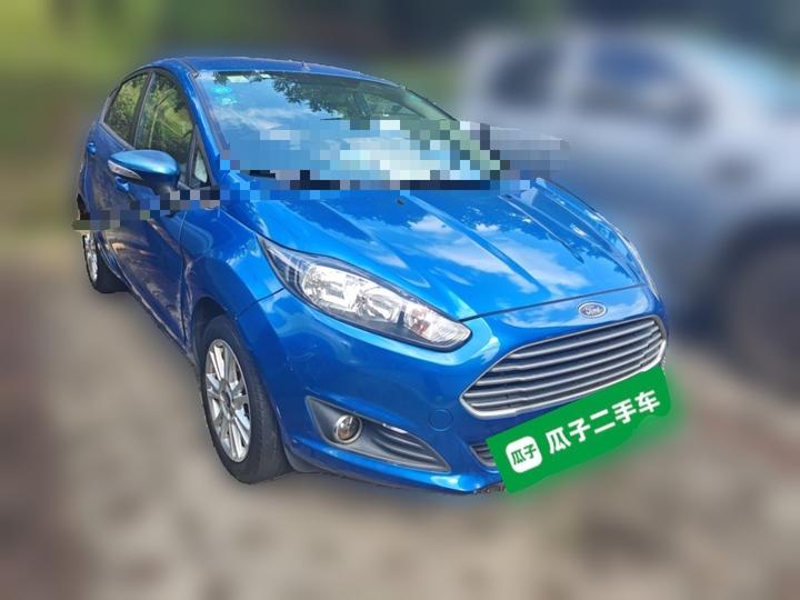 2013 Hatchback 1.5L AT Fashion photo 3