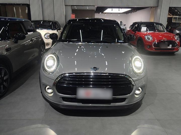 2021 1.5T COOPER 5-Door photo 2