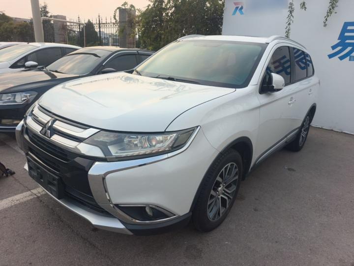 Outlander 2018 2.0L RWD Honor 5-Seater