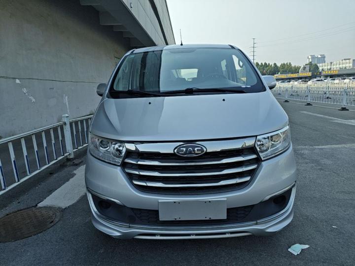 Refine M3 2019 PLUS 1.8L Luxury photo 2