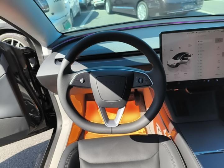 Model 3 2025 RWD photo 2