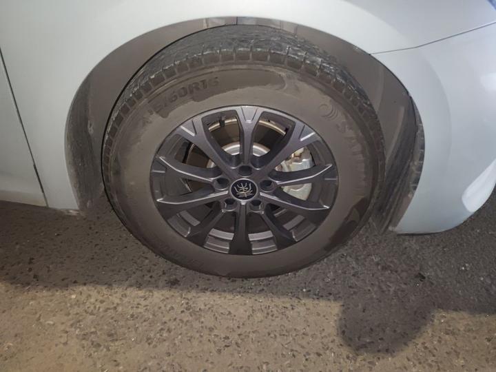Qin L 2024 DM-i 80KM Leading photo 8