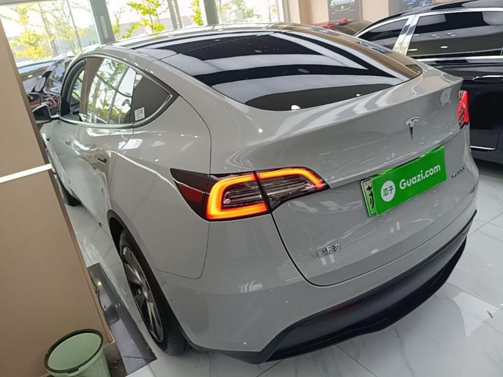 Model Y 2022 Facelift RWD photo 4
