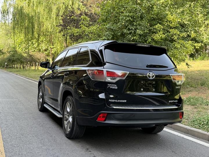 Highlander 2015 2.0T AWD Luxury 7-Seater photo 4