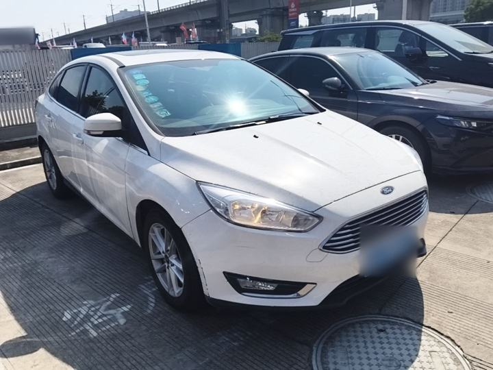 Focus 2017 Sedan EcoBoost 180 AT Elite photo 2