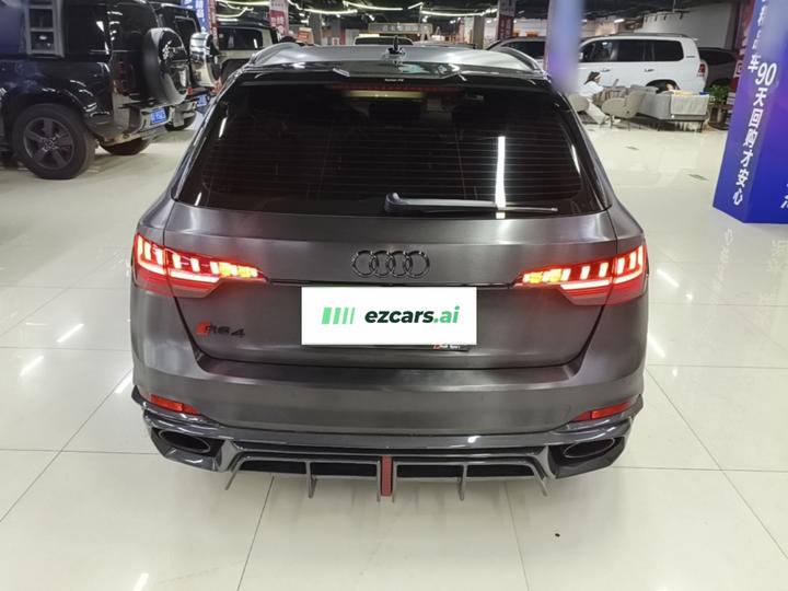 RS 4 2022 RS4 Avant photo 5