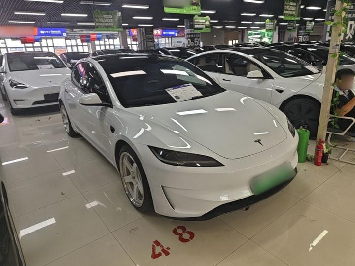Model 3 2024 Performance AWD photo 3