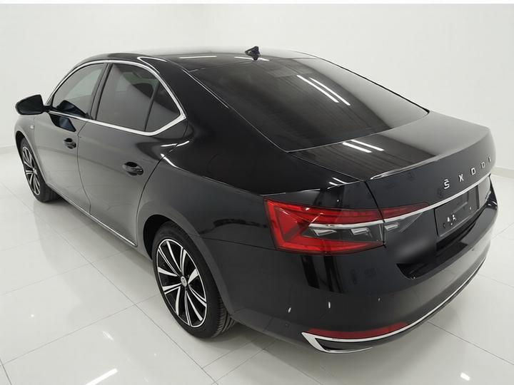 Superb 2024 TSI280 DSG Exclusive photo 4