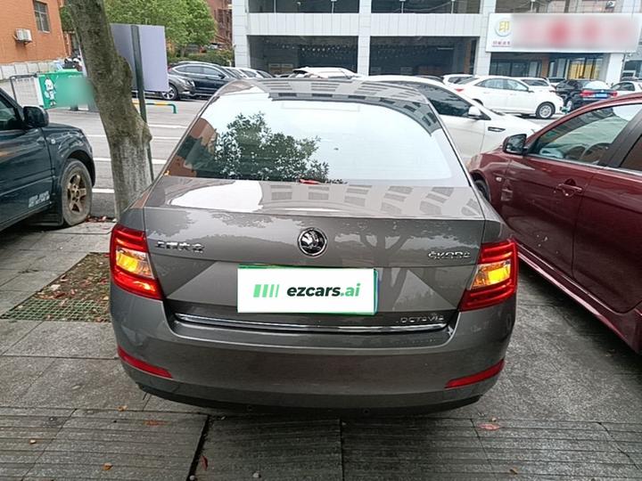 Octavia 2015 1.6L AT photo 5
