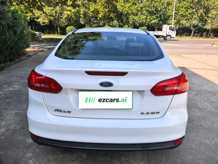 Focus 2017 Sedan 1.6L AT Comfort photo 3