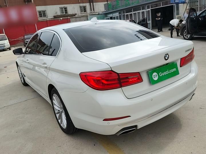 5 Series 2019 525Li Luxury photo 4