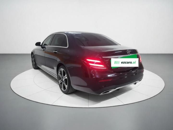 E-Class 2016 E 300 L Sport Luxury photo 4