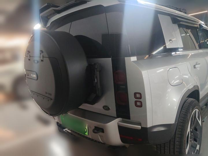 Defender EV 2022 110 P400e photo 5