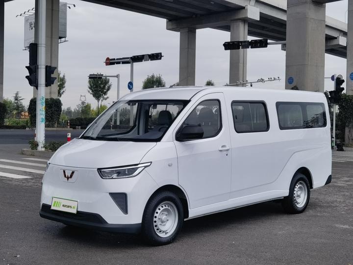Wuling 2024 300km Comfort Bus 60kW