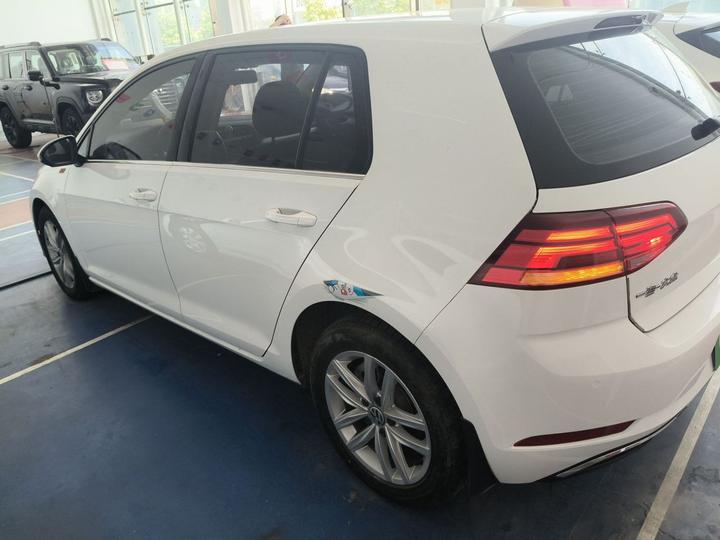 Golf 2018 1.6L AT Comfort photo 3