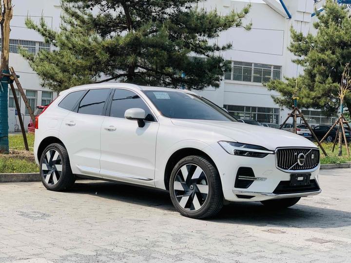 XC60 EV 2024 T8 PHEV Long Range AWD Luxury photo 4