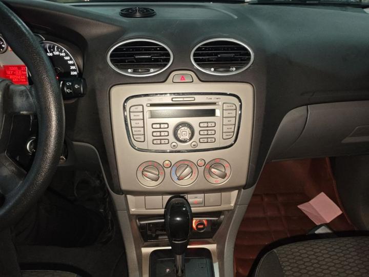 Focus 2013 Hatchback Classic 1.8L AT photo 8