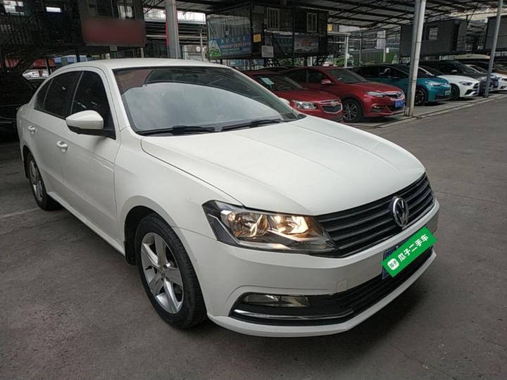 Lavida 2017 1.6L AT photo 3