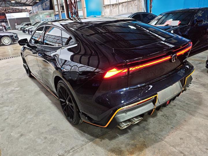 UNI-V 2022 1.5T Sport photo 4