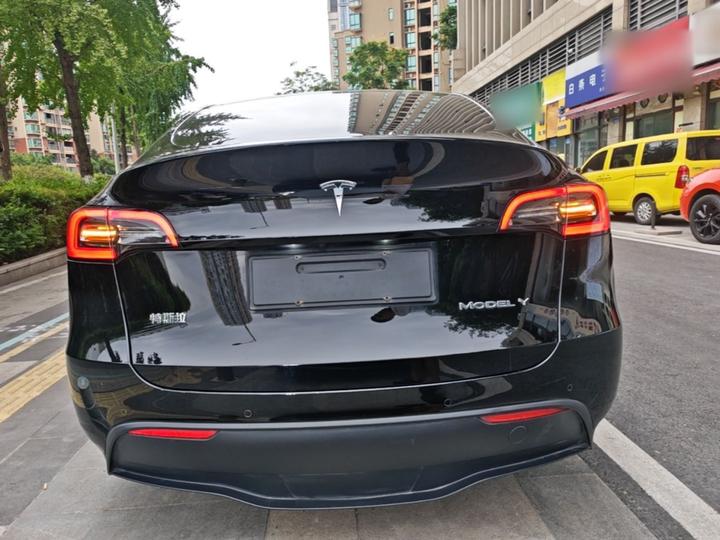 Model Y 2022 Facelift RWD photo 3