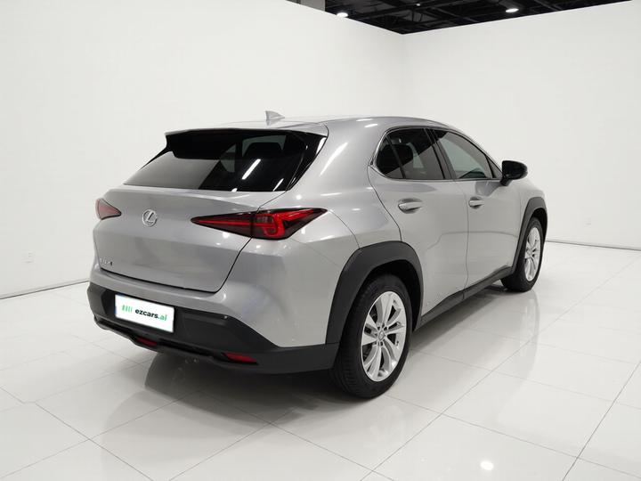 UX 2020 260h photo 6