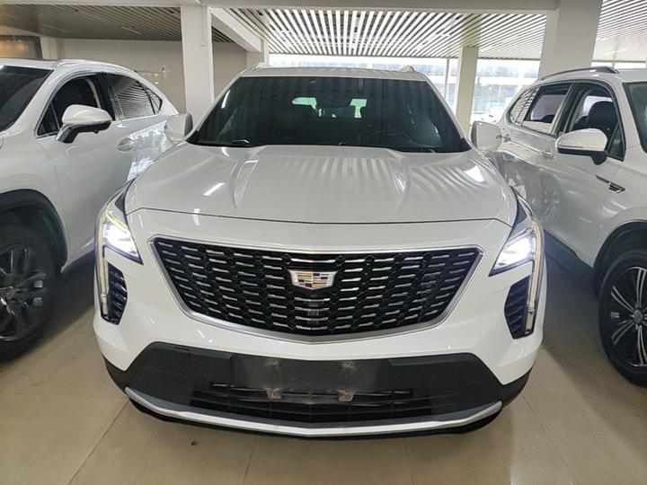 XT4 2018 28T RWD Leading photo 2