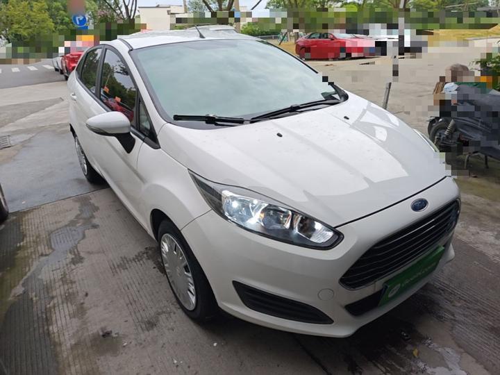 2013 Sedan 1.5L MT photo 3