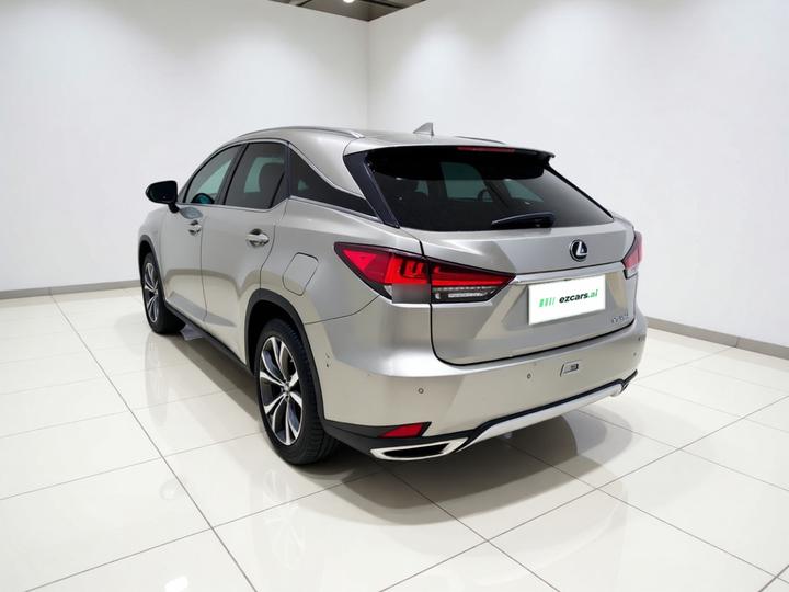 RX 2020 Facelift 300 AWD Elegant photo 4