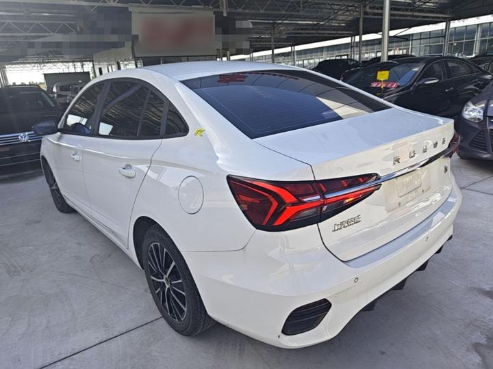 i5 2021 1.5L MT Platinum photo 4