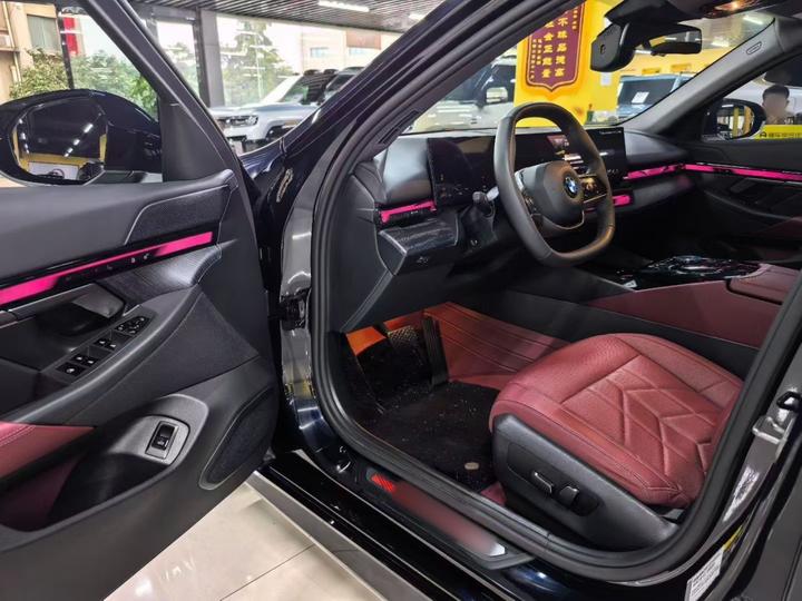i5 2024 eDrive 35L Luxury photo 8