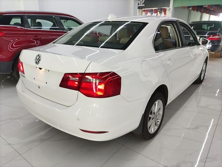 2015 1.6L AT Comfort photo 4
