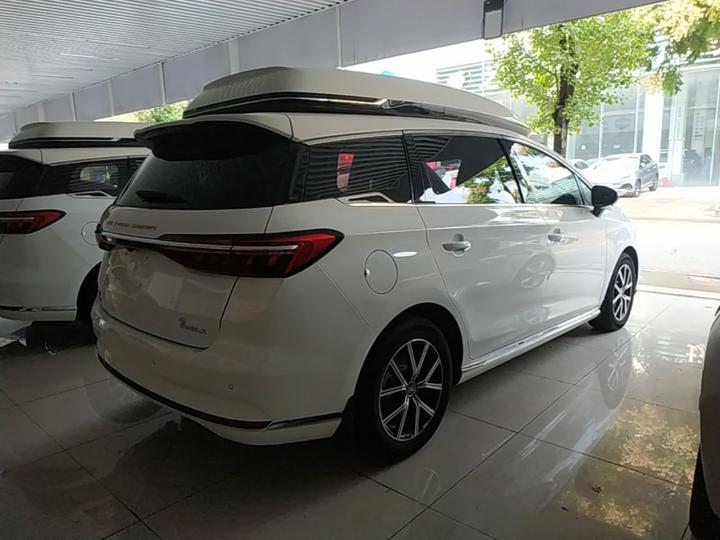 Song MAX EV 2022 DM-i 105KM Executive photo 4